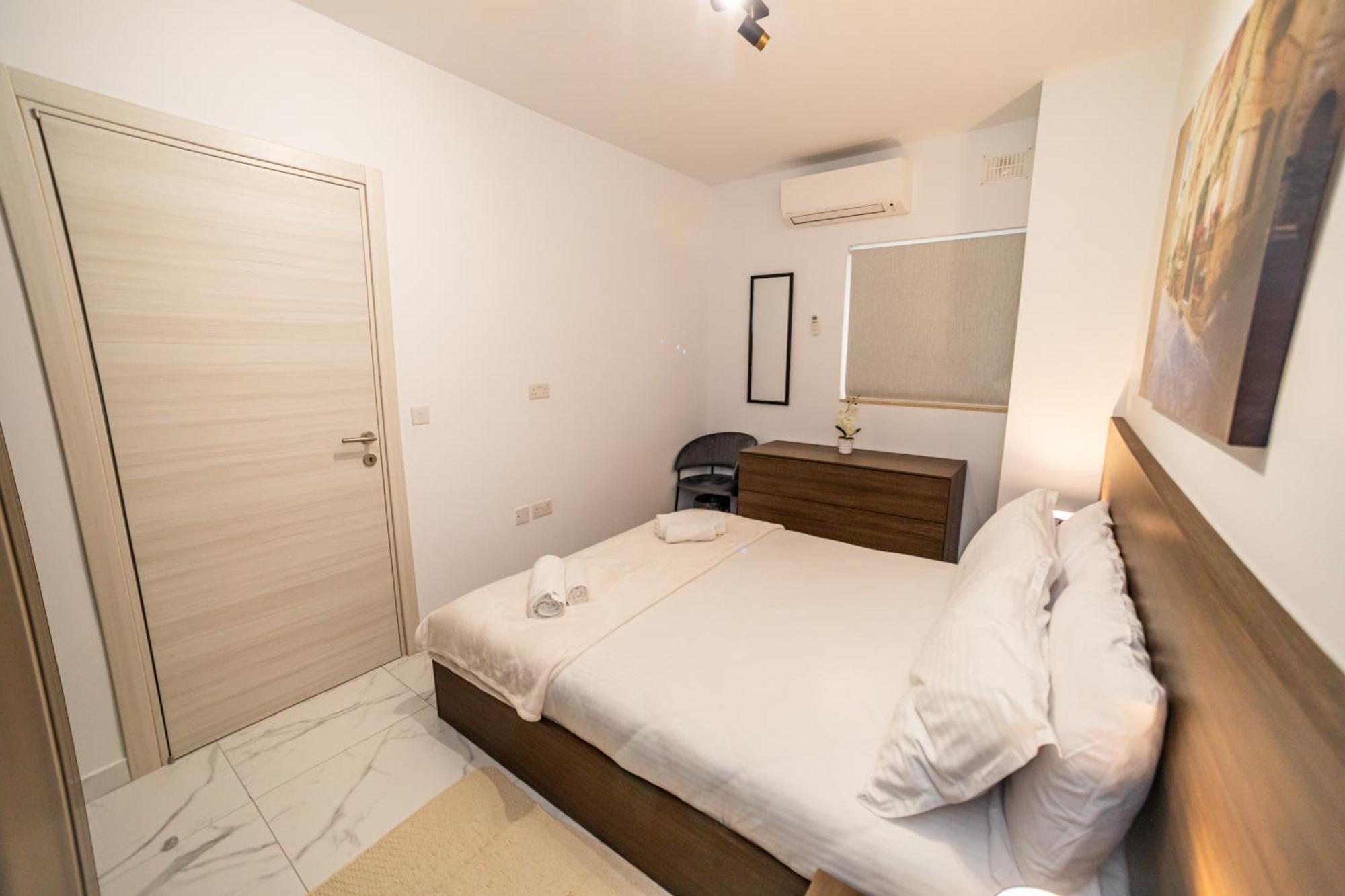 Sea Breeze, Spacious 2-Bedroom Lux Seaside Apartments San Pawl il-Baħar Eksteriør billede